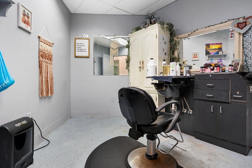 More Photos Of 20 S Main St, Manchester Freestanding For Lease