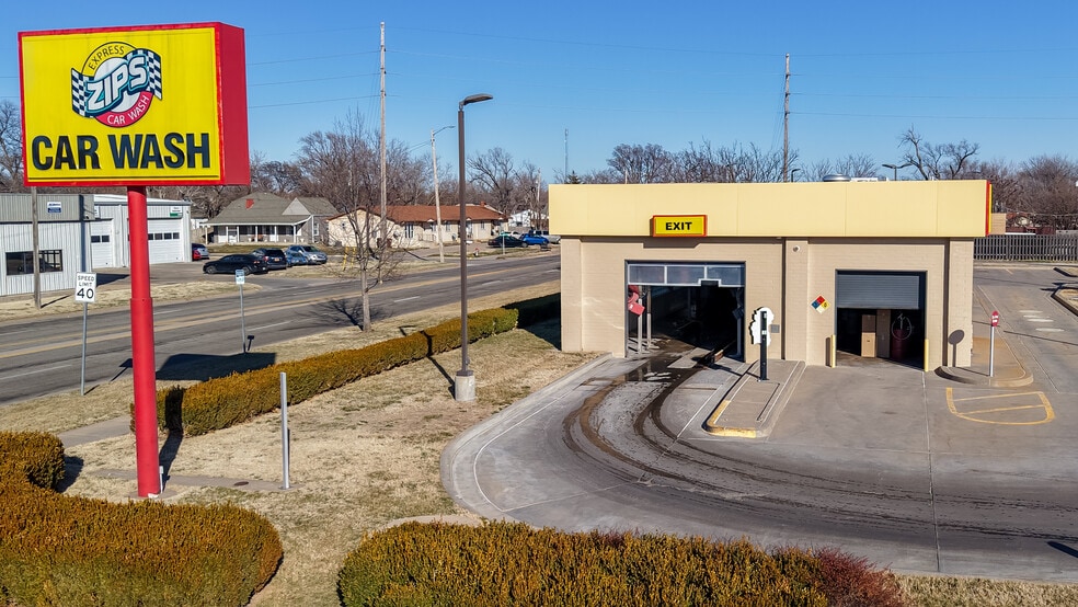 More Photos Of 3825 W Maple St, Wichita Carwash For Sale