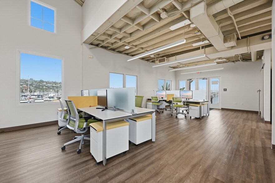 More Photos Of 1551 Shelter Island Dr, San Diego Hotel For Lease