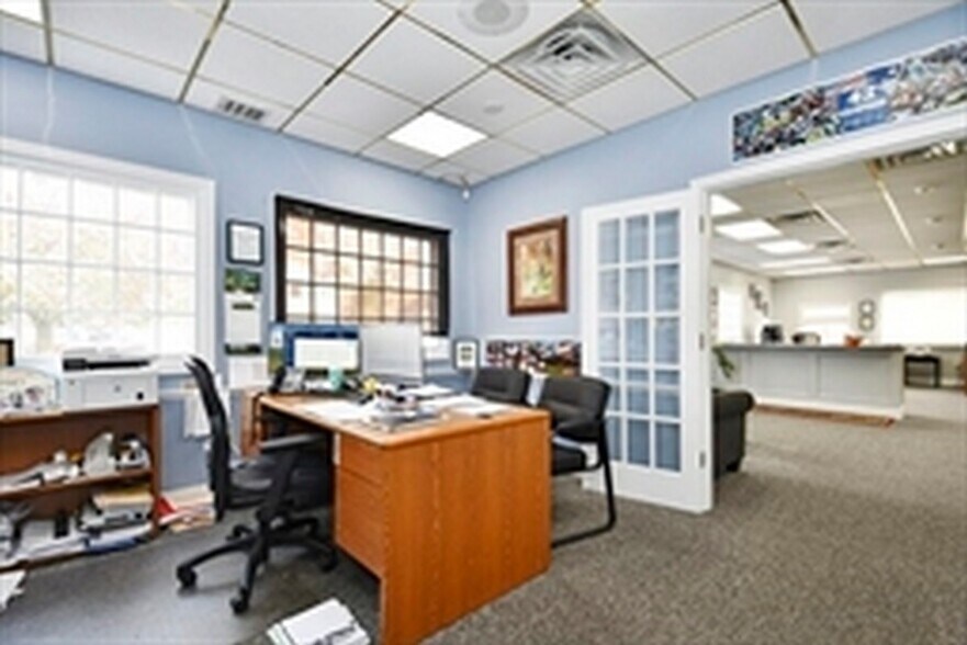More Photos Of 977 South St, Fitchburg Office For Sale
