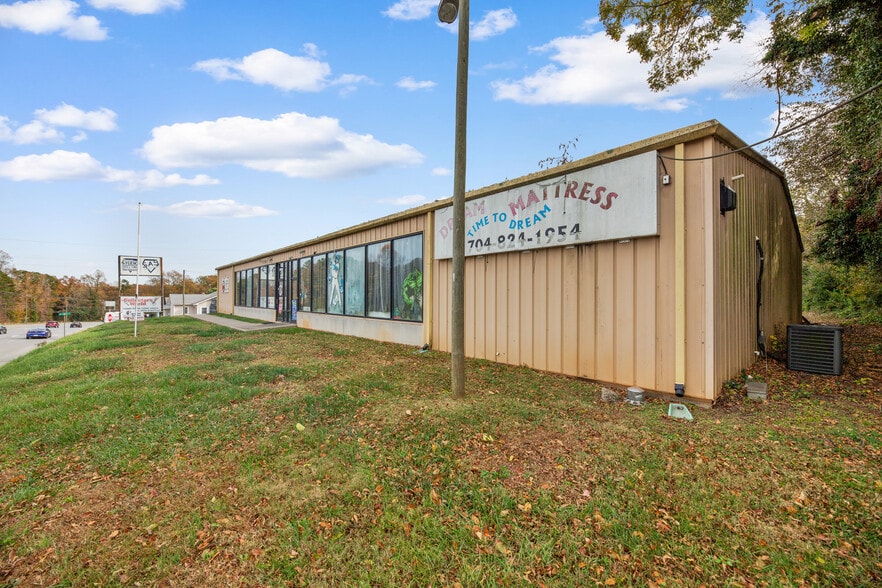 Primary Photo Of 5106 Wilkinson Blvd, Cramerton Freestanding For Lease