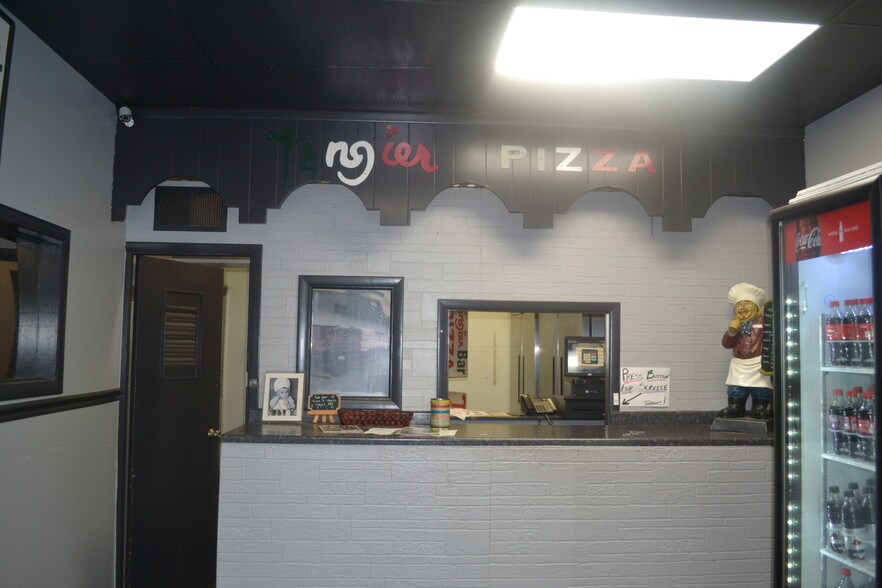 More Photos Of 880 Youngstown Poland Rd, Struthers Restaurant For Lease