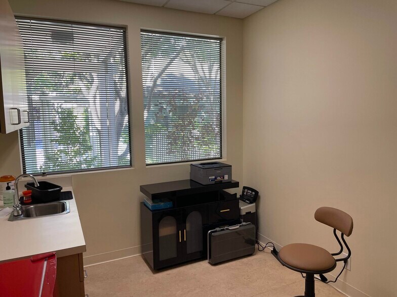 More Photos Of 1691 El Camino Real, Palo Alto Medical For Lease