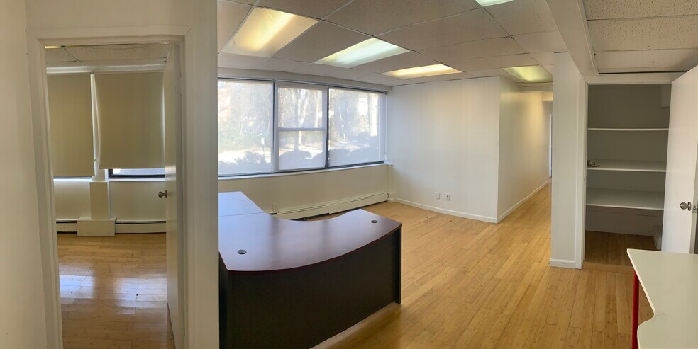 More Photos Of 350 Northern Blvd, Great Neck Office For Lease