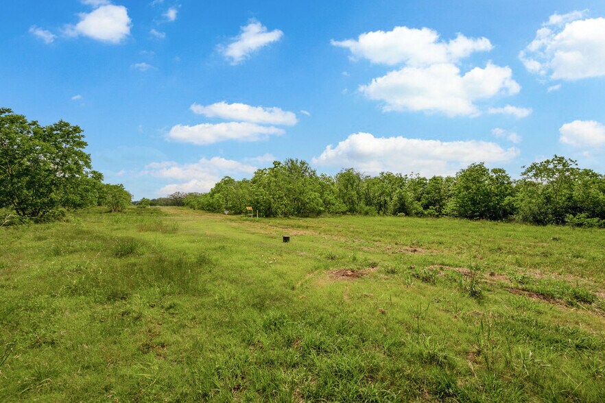 More Photos Of 2932 W FM 1462, Rosharon Land For Sale