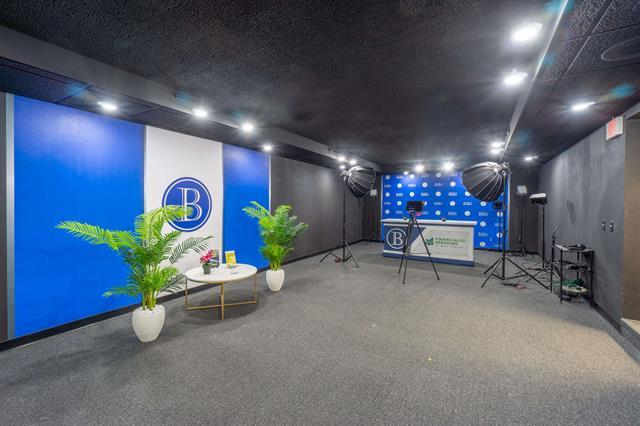 More Photos Of 1818 Grand Ave, Wausau Office For Sale