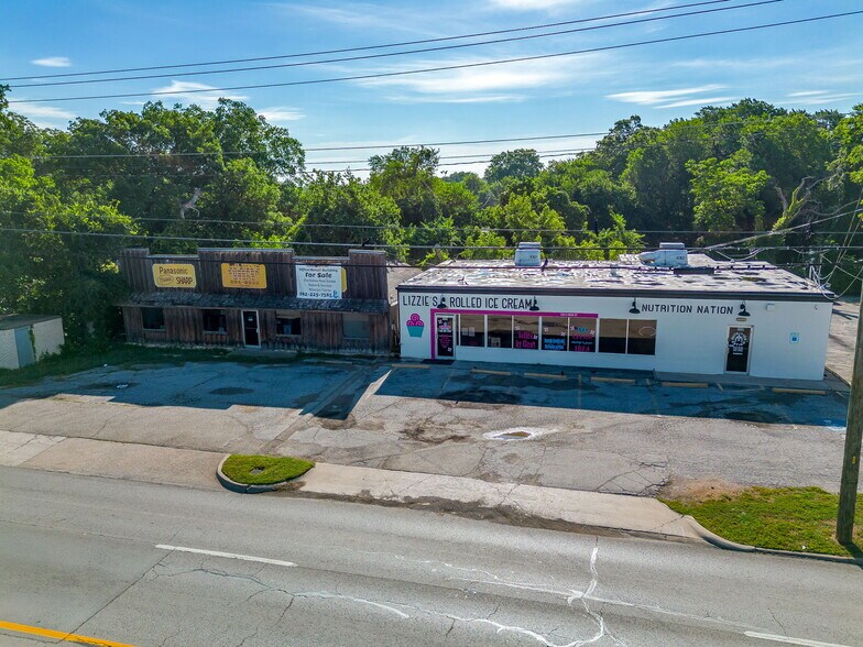 More Photos Of 1205 S Main St, Weatherford Freestanding For Sale