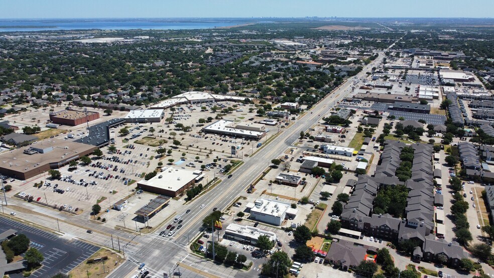 More Photos Of 1565 W Main St, Lewisville Unknown For Lease