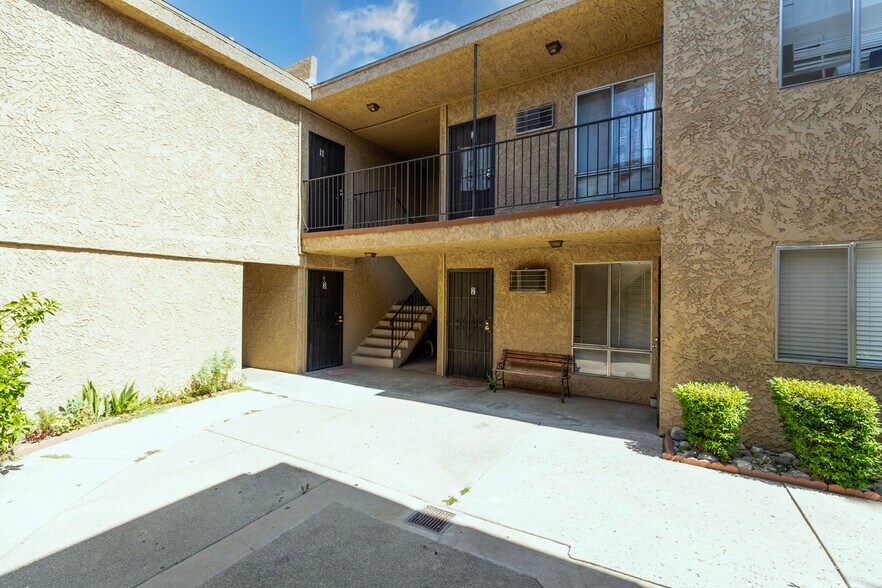 More Photos Of 11341 Victory Blvd, North Hollywood Apartments For Sale