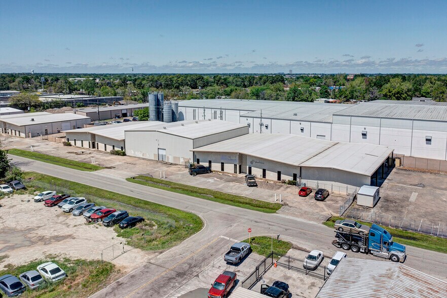 More Photos Of 9110 Meadow Vista Blvd, Houston Warehouse For Lease