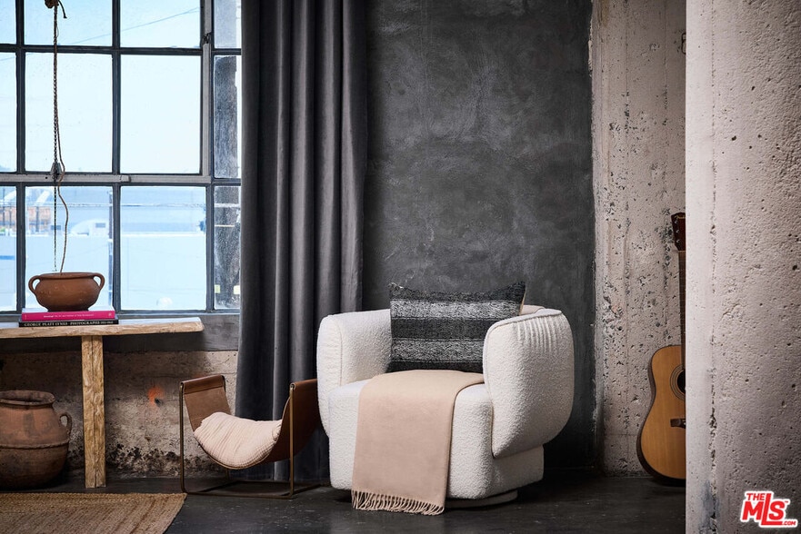 More Photos Of 1855 Industrial St, Los Angeles Apartments For Sale