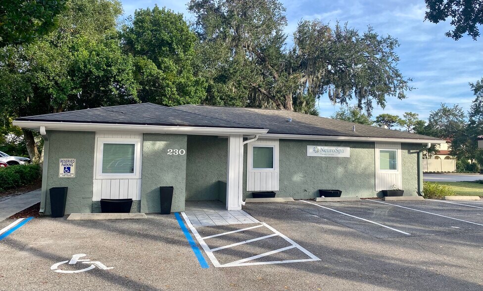 More Photos Of 230 Benmore Dr, Winter Park Medical For Sale