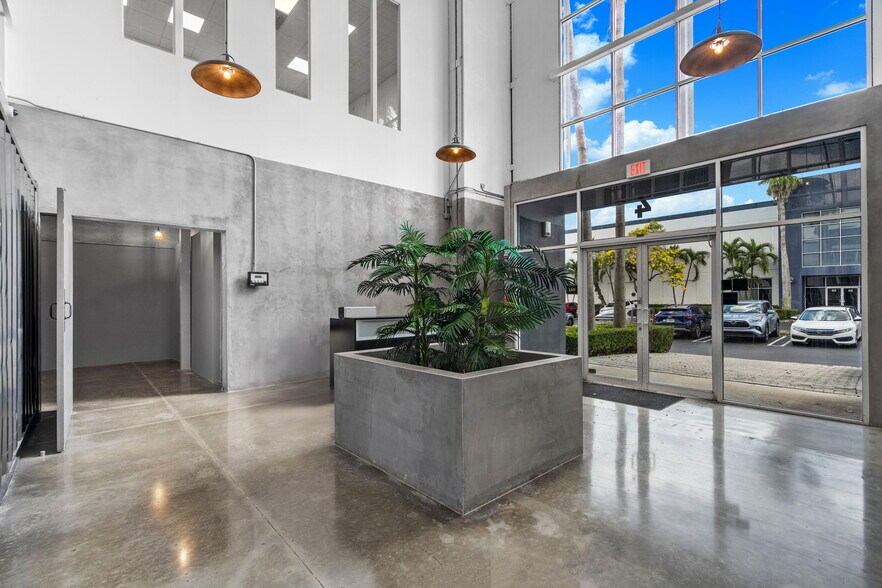 More Photos Of 7620 NW 25th St, Miami Distribution For Sale