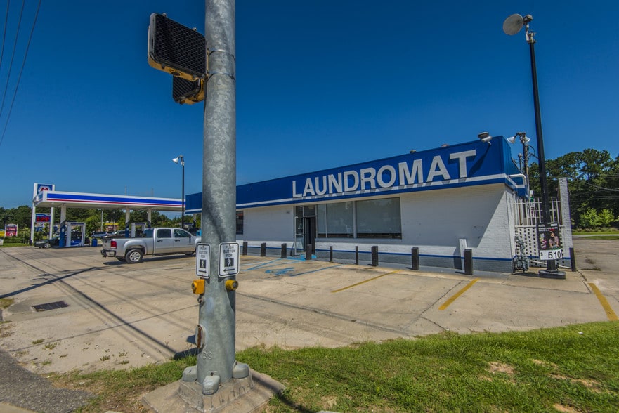 More Photos Of 1950 N Main St, Summerville Convenience Store For Sale