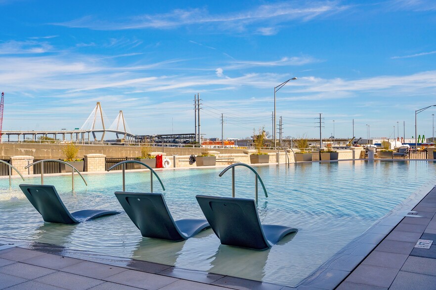 More Photos Of 838 Morrison Dr, Charleston Apartments For Lease