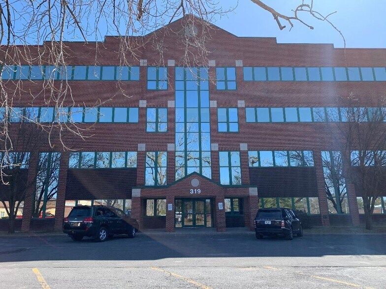 More Photos Of 319 S Manning Blvd, Albany Medical For Lease