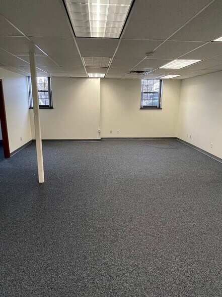 More Photos Of 1130 Vester Ave, Springfield Medical For Lease