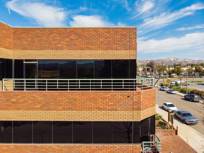 More Photos Of 1919 Williams St, Simi Valley Office For Lease