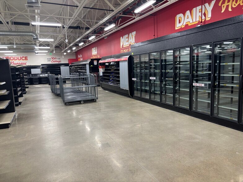More Photos Of 4760-4844 Everhard Rd, Canton Storefront For Lease
