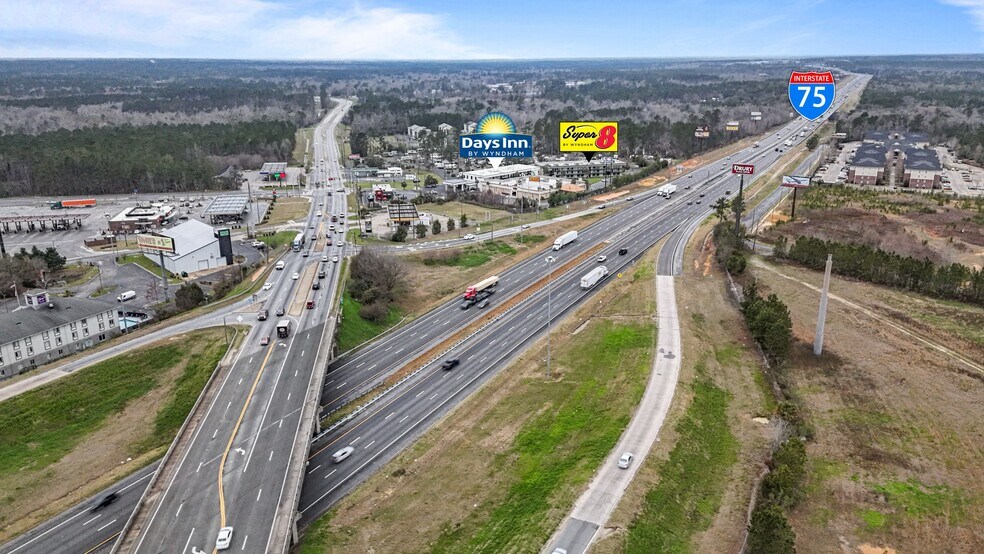 More Photos Of 1389 N Saint Augustine Rd, Valdosta Hotel For Sale