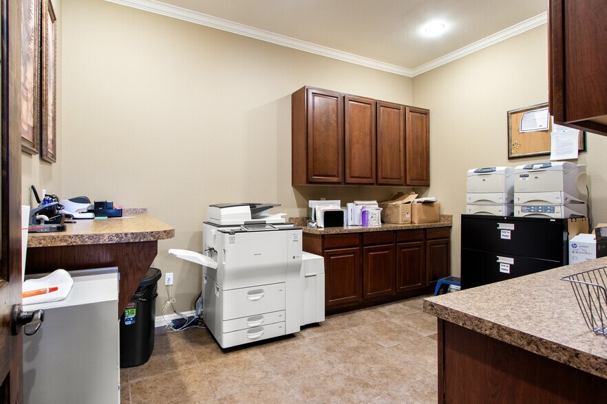 More Photos Of 301 S Watters Rd, Allen Office For Lease