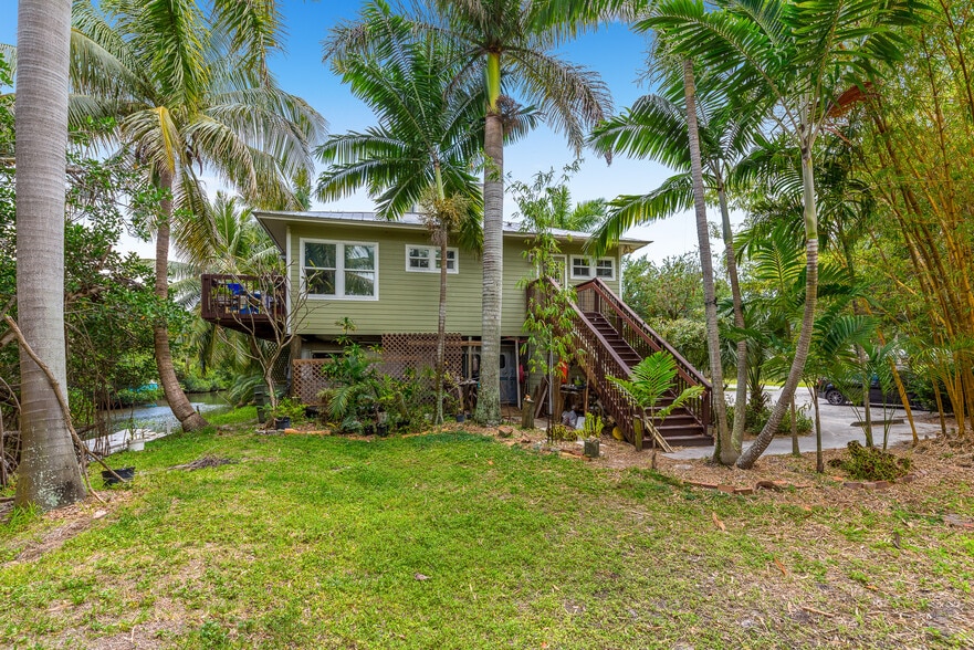 More Photos Of 201 Sw 6th St, Stuart Office For Sale