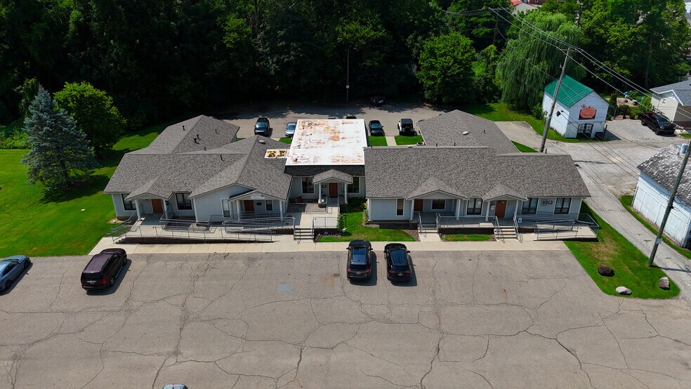 More Photos Of 131 Lewis Ave, Circleville Office For Sale