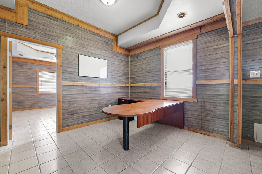 More Photos Of 2330 Schuwirth Rd, Converse Warehouse For Lease