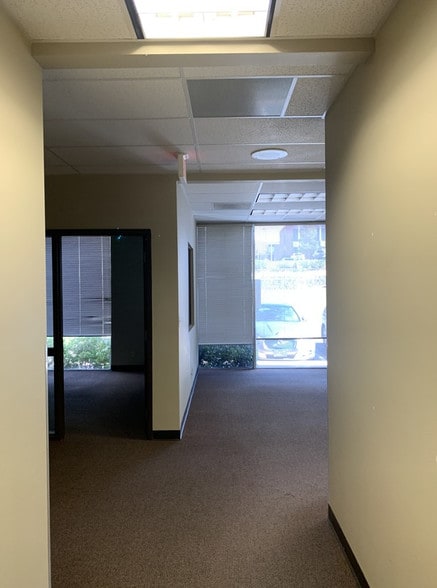 More Photos Of 444 Executive Center Blvd, El Paso Office For Lease
