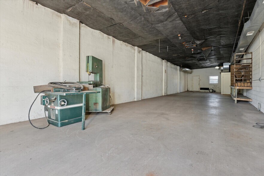 More Photos Of 101 Hawley St, Wilmington Warehouse For Lease