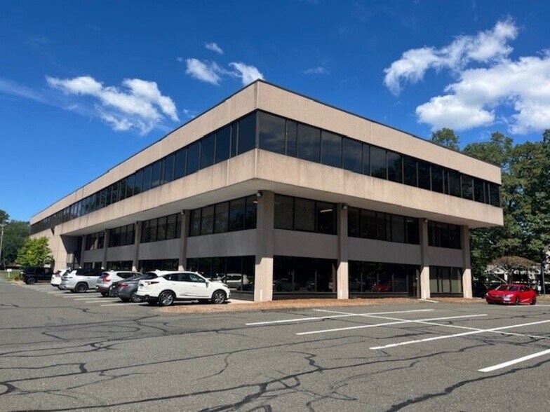 More Photos Of 231 Farmington Ave, Farmington Medical For Sale