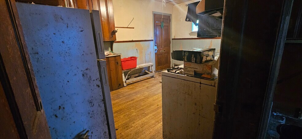 More Photos Of 9 E 44th St, Wilmington Office Residential For Sale