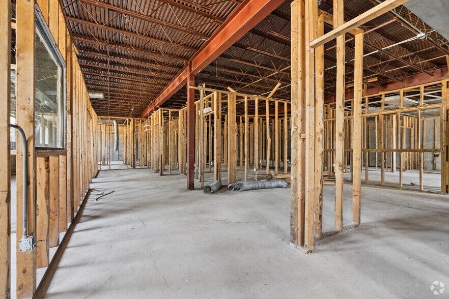 More Photos Of 38116-38160 S Gratiot Ave, Clinton Township Freestanding For Sale