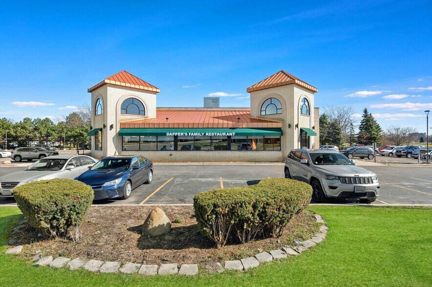 More Photos Of 980 W Lake St, Addison Restaurant For Sale