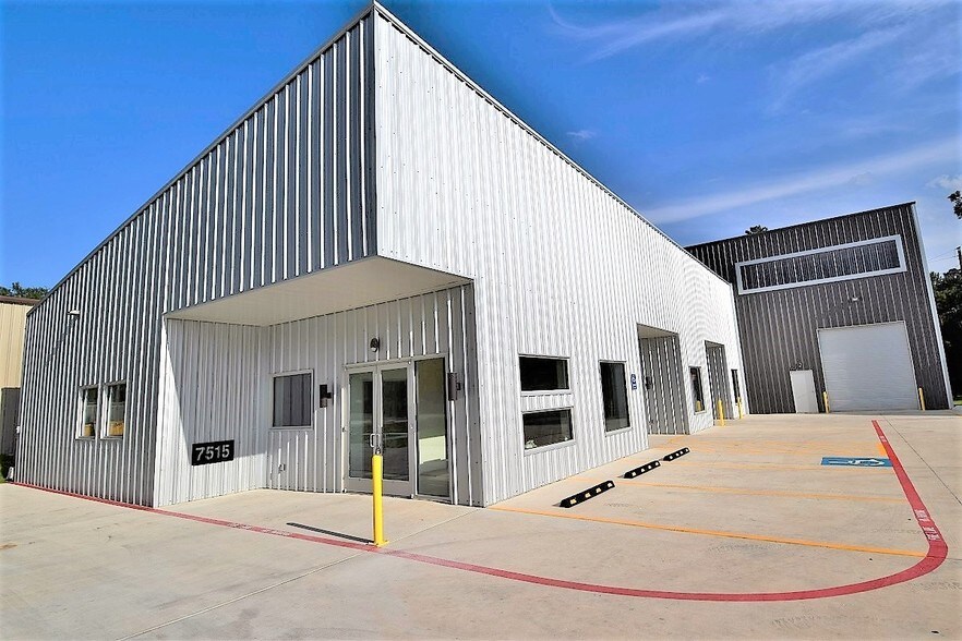 Primary Photo Of 7515 Oak Bluff Dr, Magnolia Office For Lease