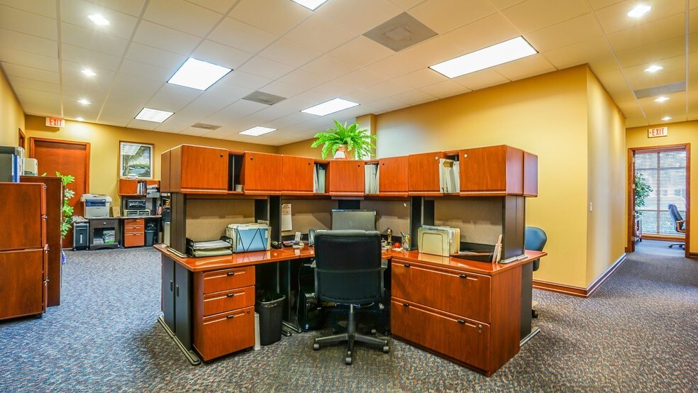 More Photos Of 1391 Sawgrass Corporate Pky, Sunrise Office For Sale