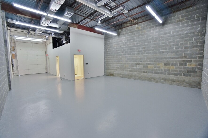 More Photos Of 2201-2353 Distribution Cir, Silver Spring Warehouse For Lease