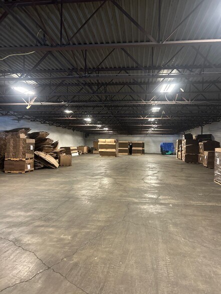More Photos Of 302 Stoutenger St, East Syracuse Warehouse For Lease