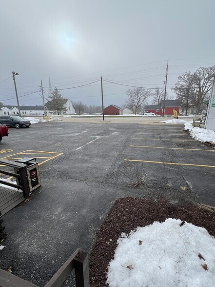 More Photos Of 100 E Grove St, Poplar Grove Freestanding For Lease