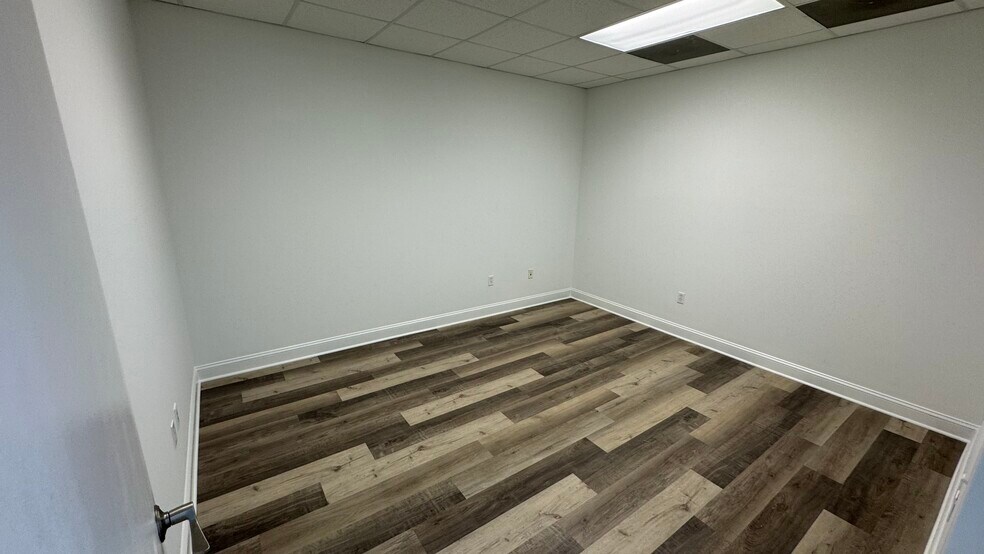 More Photos Of 6065 Parkway North Dr, Cumming Distribution For Sale