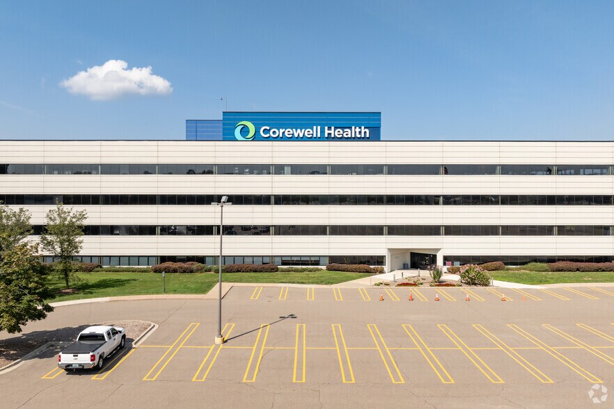 More Photos Of 26913 Northwestern Hwy, Southfield Medical For Lease