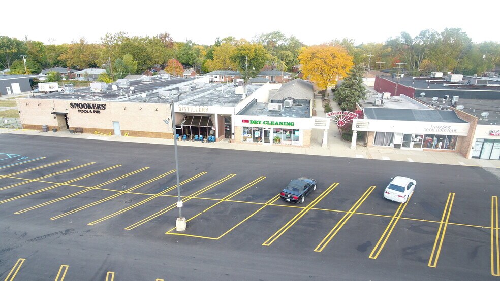 More Photos Of 27500 Schoolcraft Rd, Livonia Unknown For Lease