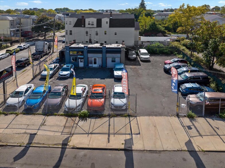 Primary Photo Of 252-258 14th Ave, Newark Auto Dealership For Sale