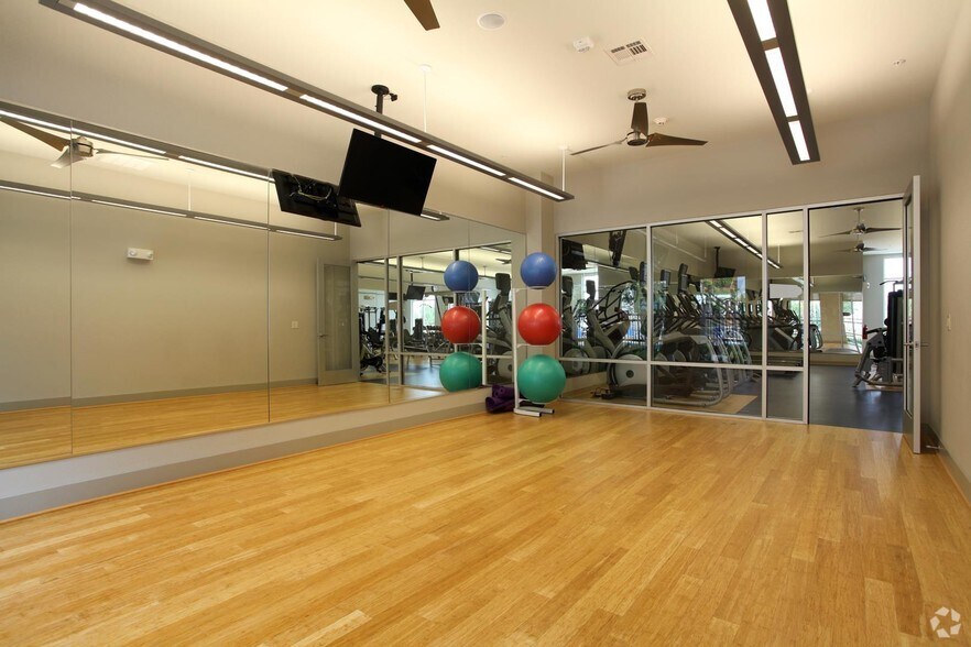 More Photos Of 4646 Mueller Blvd, Austin Apartments For Lease