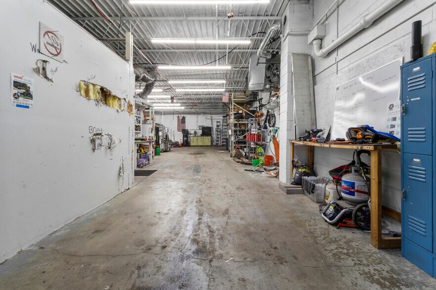 More Photos Of 2214-2228 E 44th St, Indianapolis Warehouse For Sale