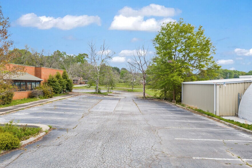 More Photos Of 1589 Big a Rd, Toccoa Flex For Sale