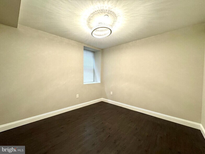 More Photos Of 1014 E Moyamensing Ave, Philadelphia Multifamily For Sale