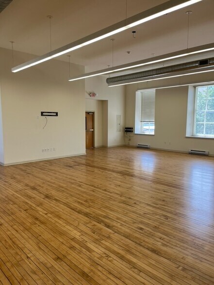 More Photos Of 2275 Bridge St- Unit 23-C, Philadelphia Office For Lease