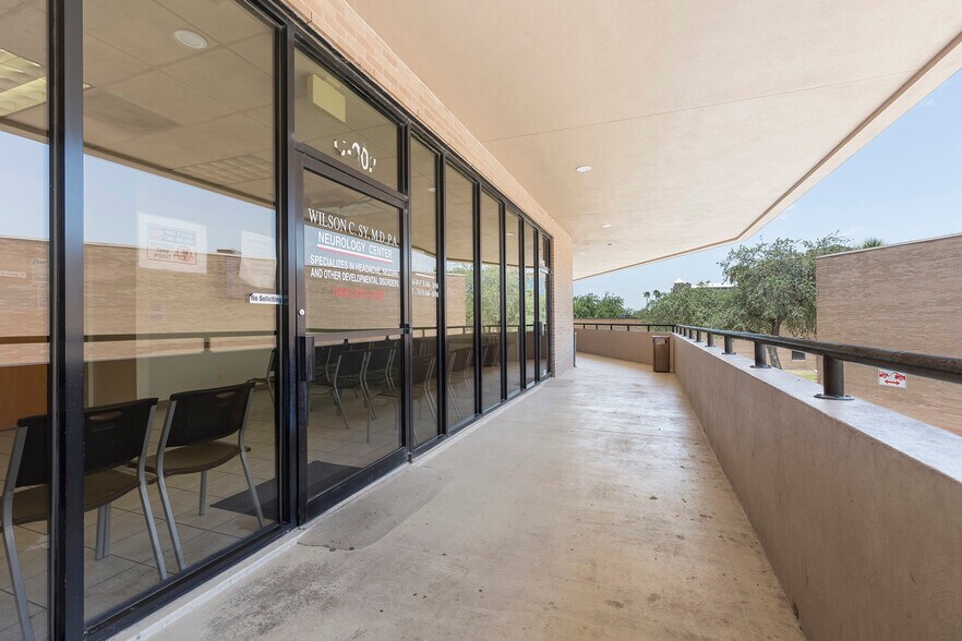 More Photos Of 110 E Savannah Ave, McAllen Medical For Sale
