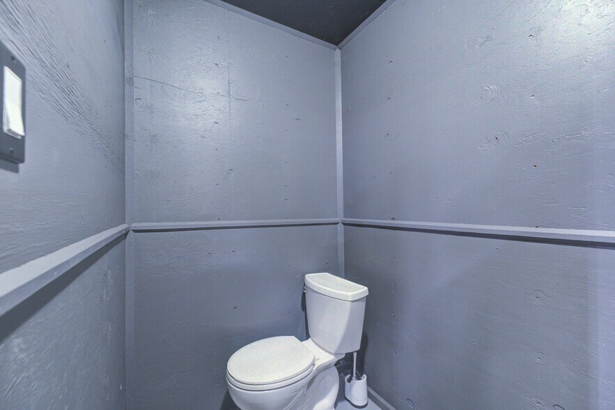 More Photos Of 76 Capron St, Paris Storefront Retail Residential For Sale